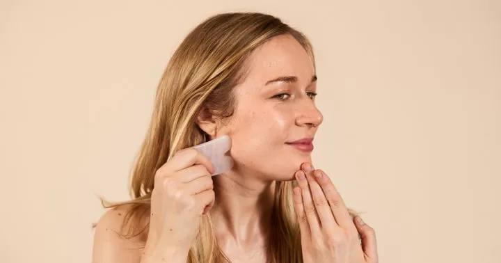 gua sha hurt your face jpg - Gua Sha Use to Treat Some Common Health Problems.